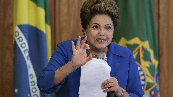 Contra rejeição, Planalto quer Dilma menos isolada e aceno ao PMDB